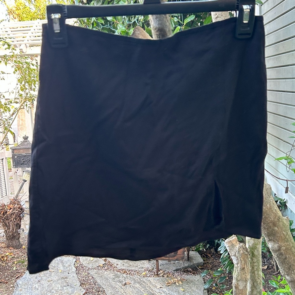 NWT Aritzia Sunday's Best Tatiana Women's Skirt with slit